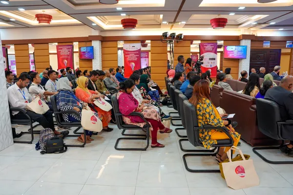 International Symposium on Women Entrepreneurship in Bangladesh: Challenges and Opportunities 25